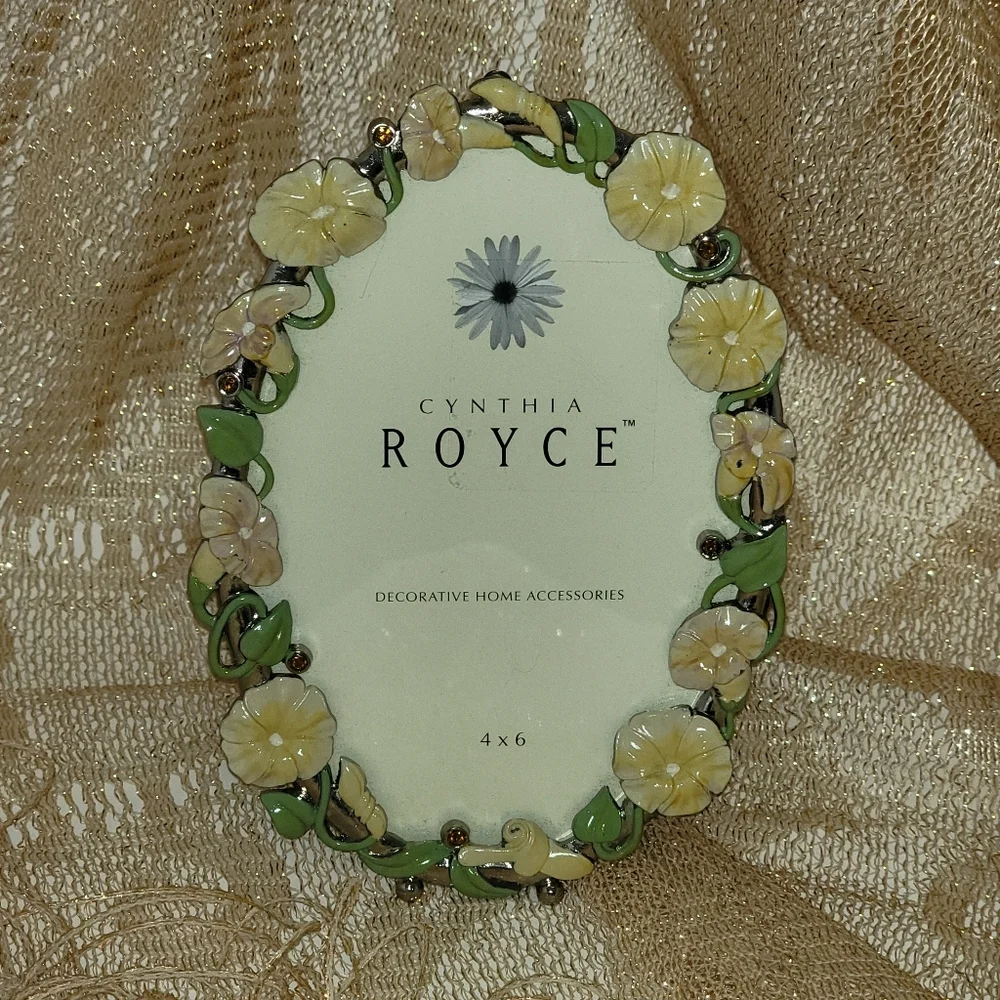 Vintage Cynthia Royce Metal Floral Painted Picture Frame 4 X 6 Easel